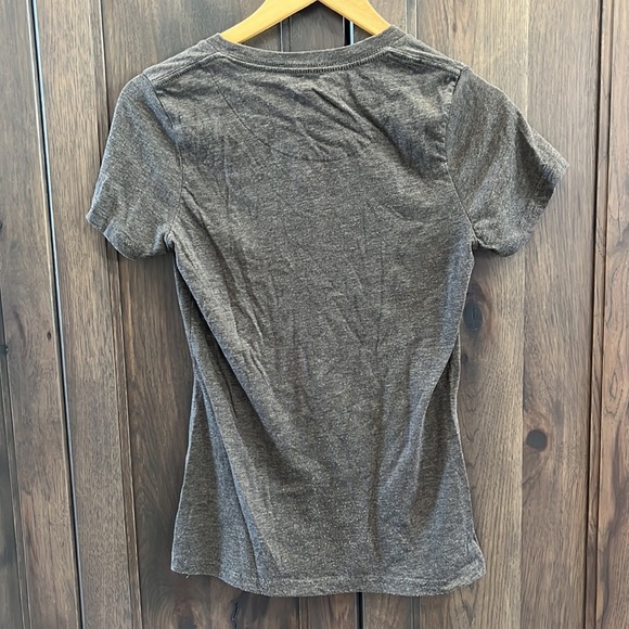 Medium Tentree V-neck t-shirt - Picture 2 of 3